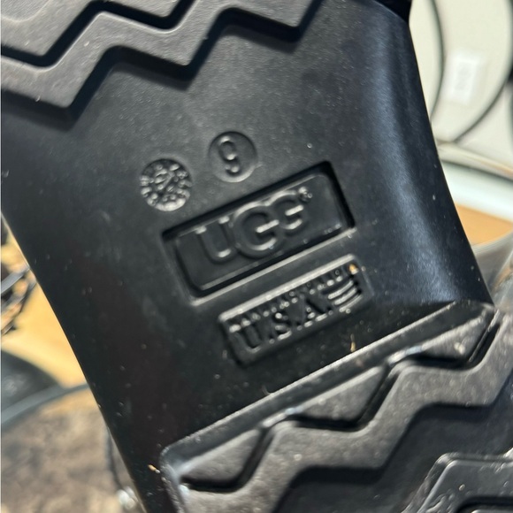 UGG rain boots.  Size 9. Tall Black shiny style - Picture 3 of 10